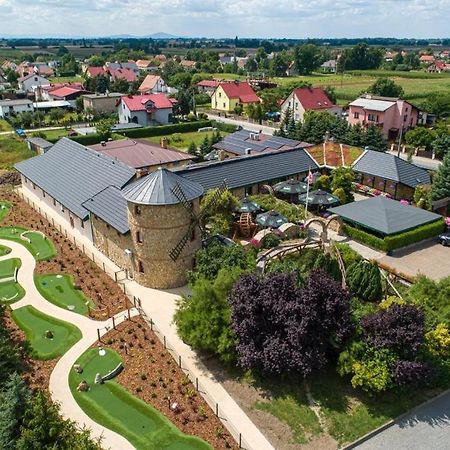 Hotel Karczma Michelle à Jankowice  Extérieur photo